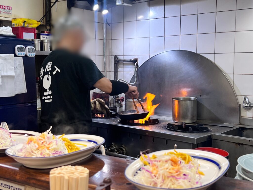 洋庖丁調理風景