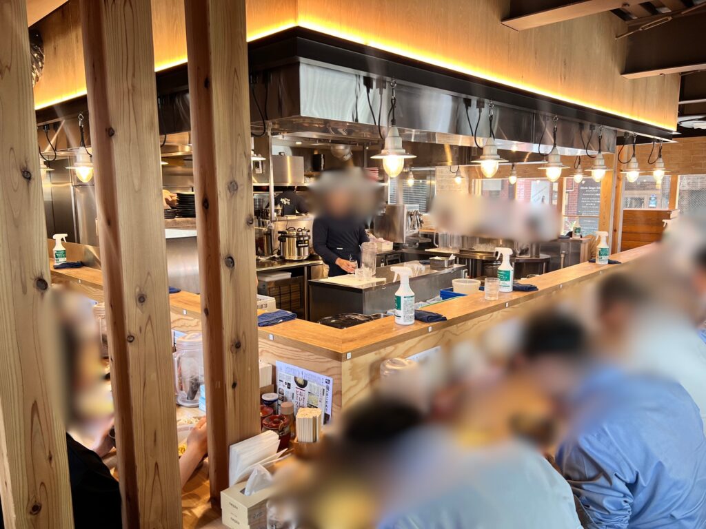 やすべえ店内風景