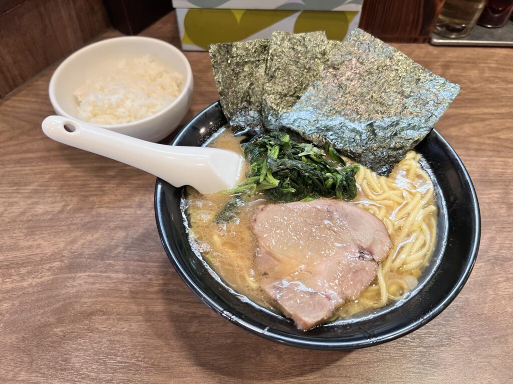 麺達うま家のらーめん(並盛)
