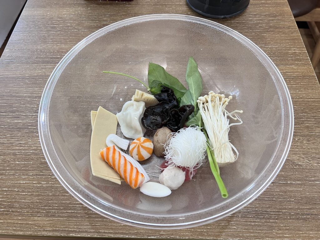 楊國福麻辣湯食材をとったボウル