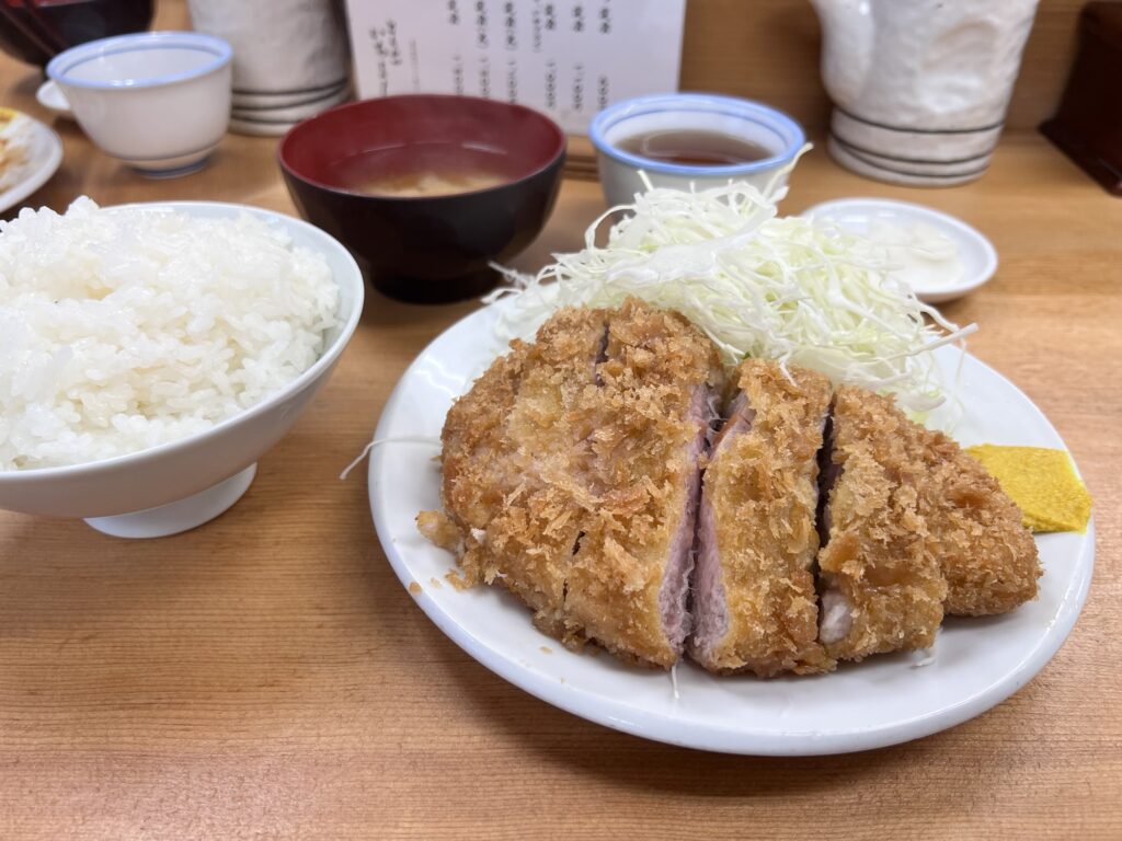 いちよしロースカツ定食