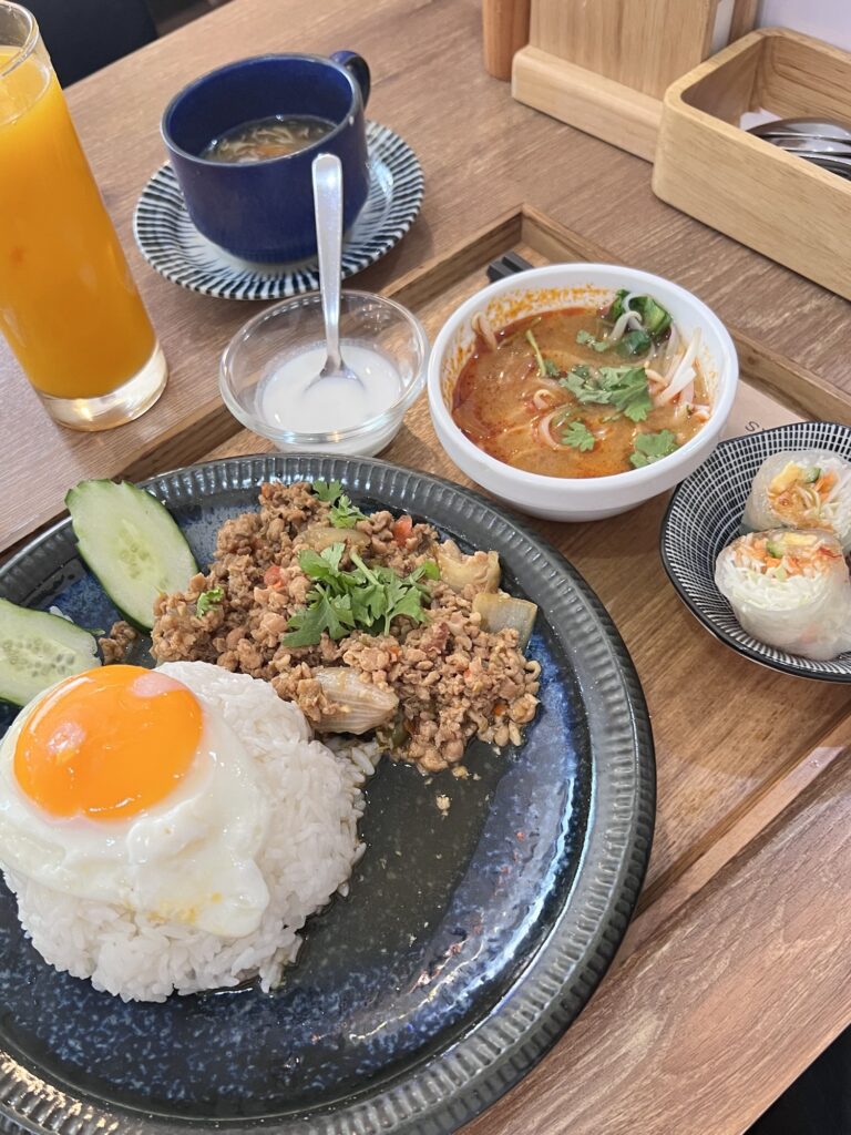 オリエンタルエレファントガパオライスランチ