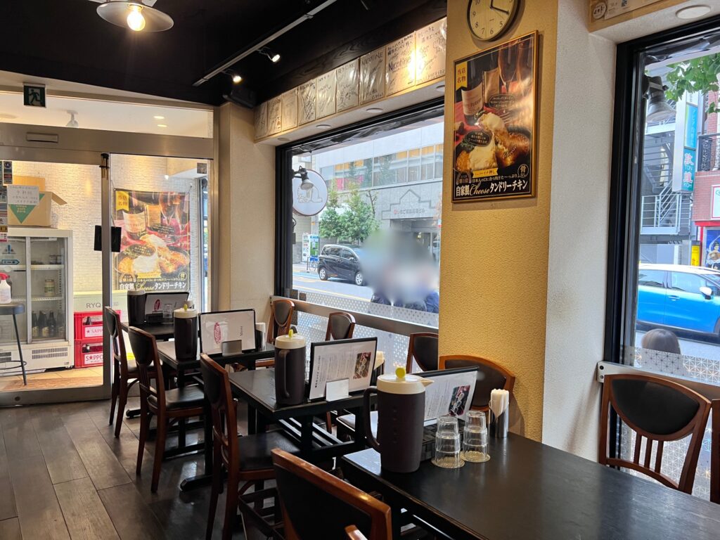 横浜ボンベイテーブル席