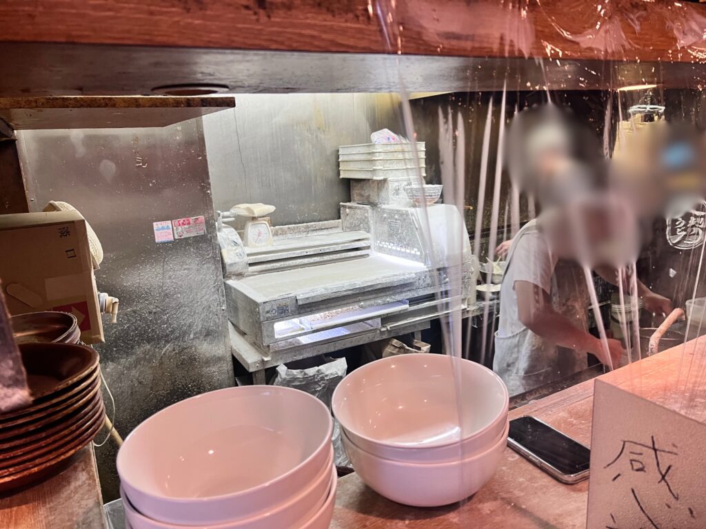 大地のうどん厨房風景