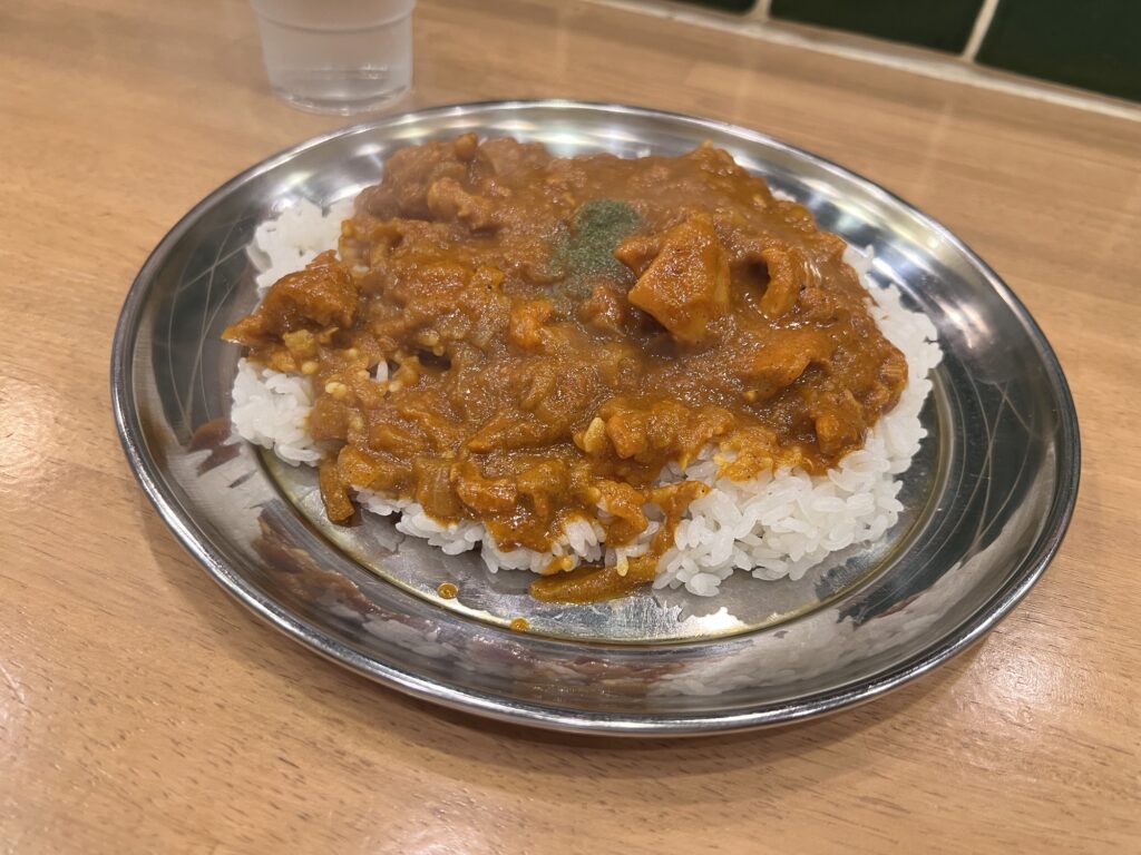 プネウマカレーチキンカレー中盛り