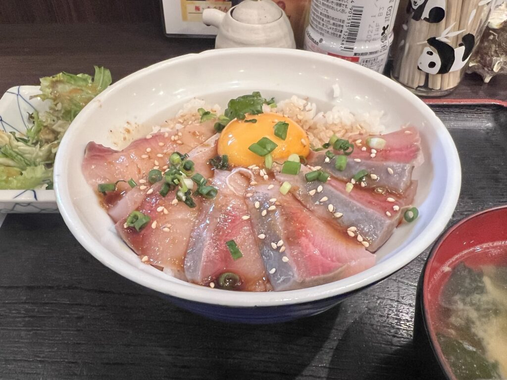 まぐろんちぶりユッケ丼アップ