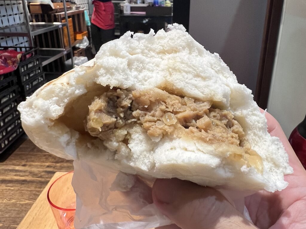 香家大肉まん割ったところ