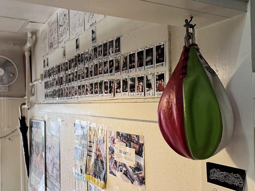 立ちスパアッパーカット店内風景4