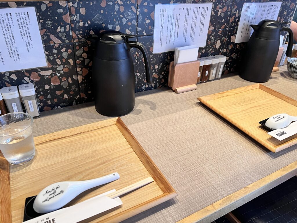 江戸麺GOODLE畳仕様のカウンター