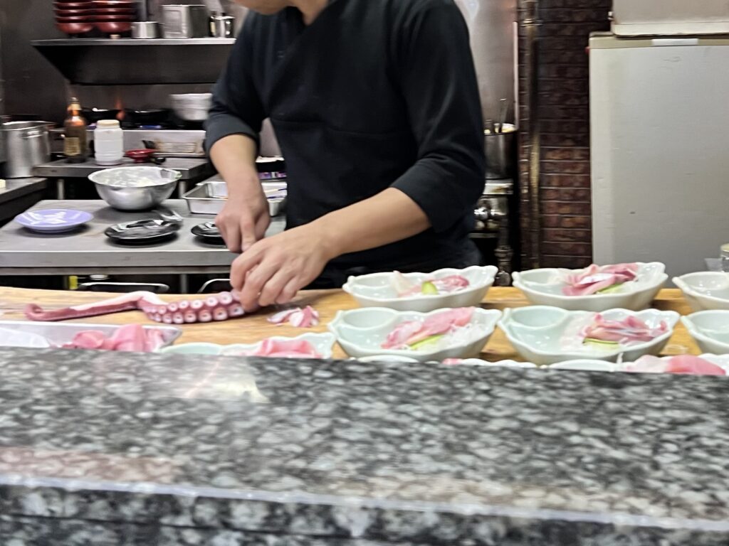 割烹桂ご主人の調理風景1