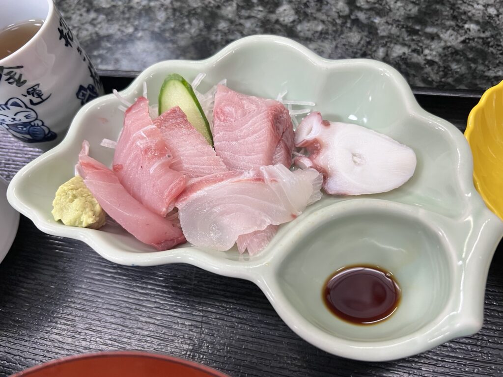 割烹桂刺身アップ