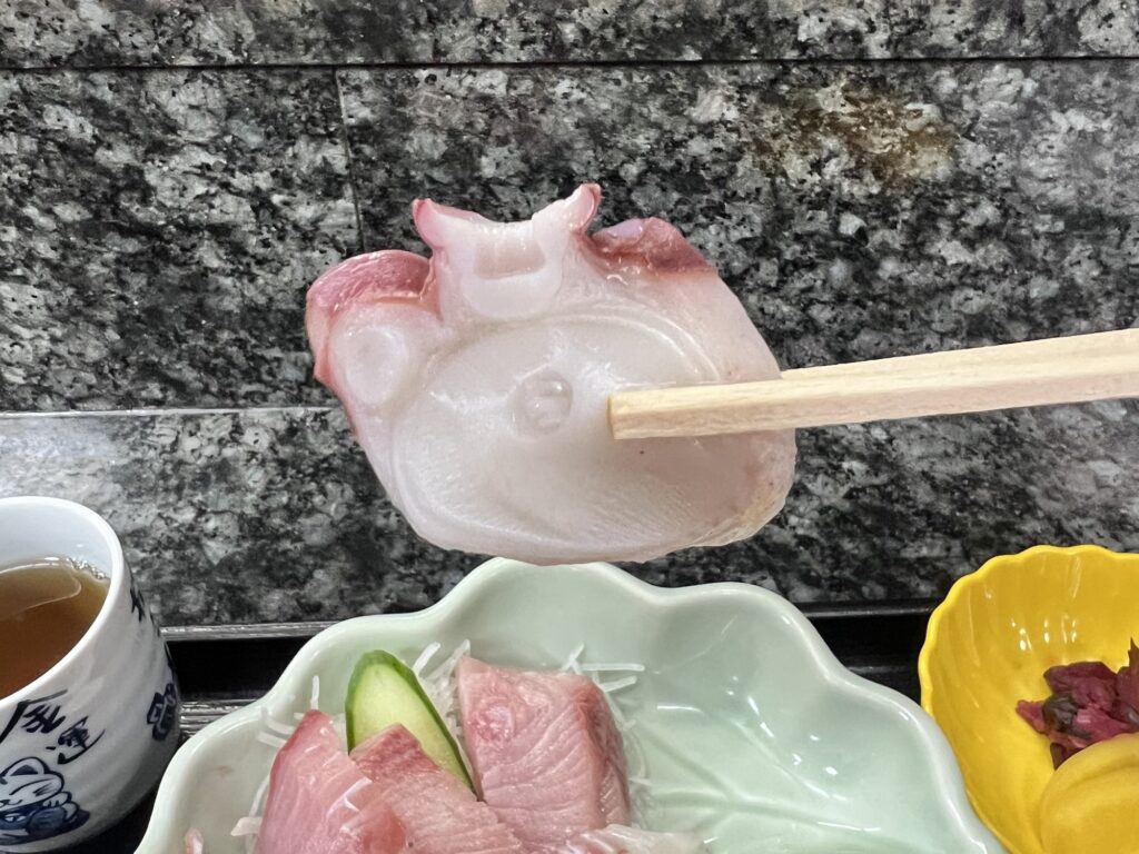 割烹桂マダコの刺身リフトアップ