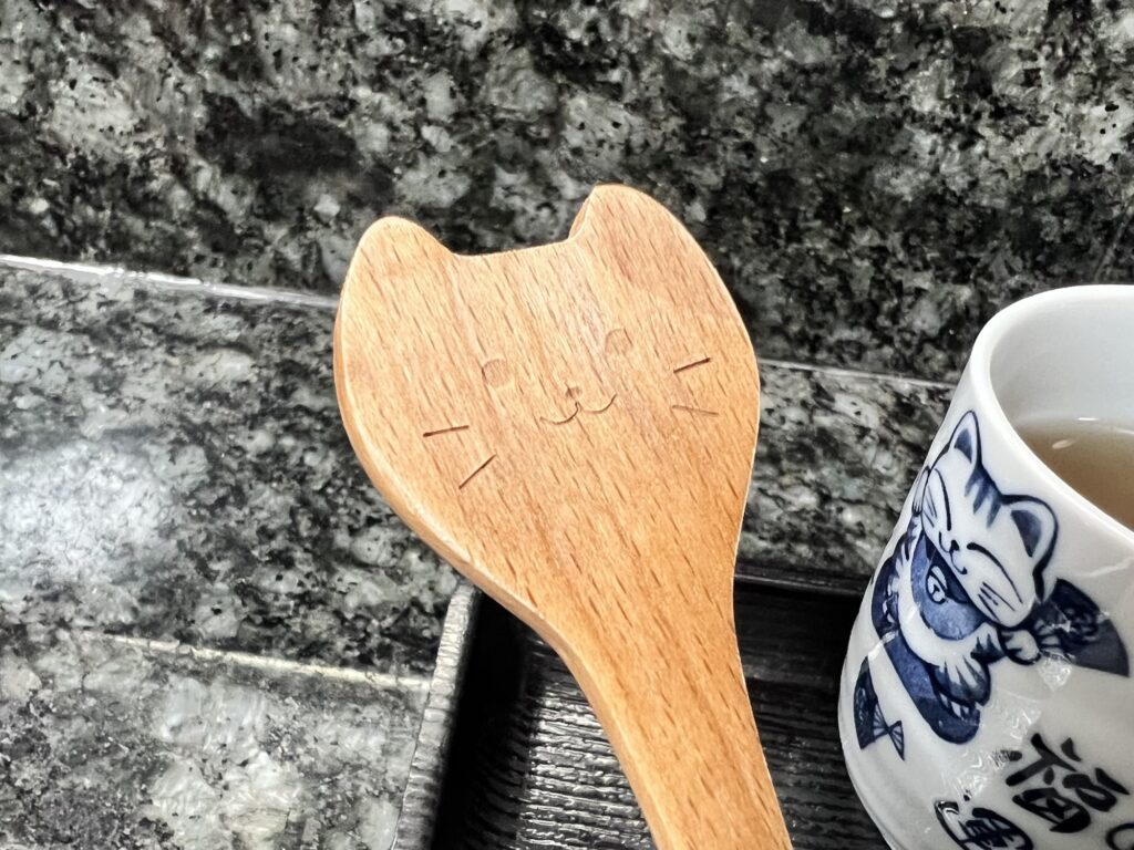 割烹桂茶碗蒸しの猫スプーン