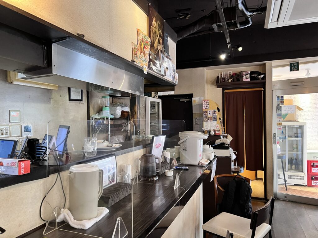 横浜ボンベイカウンター