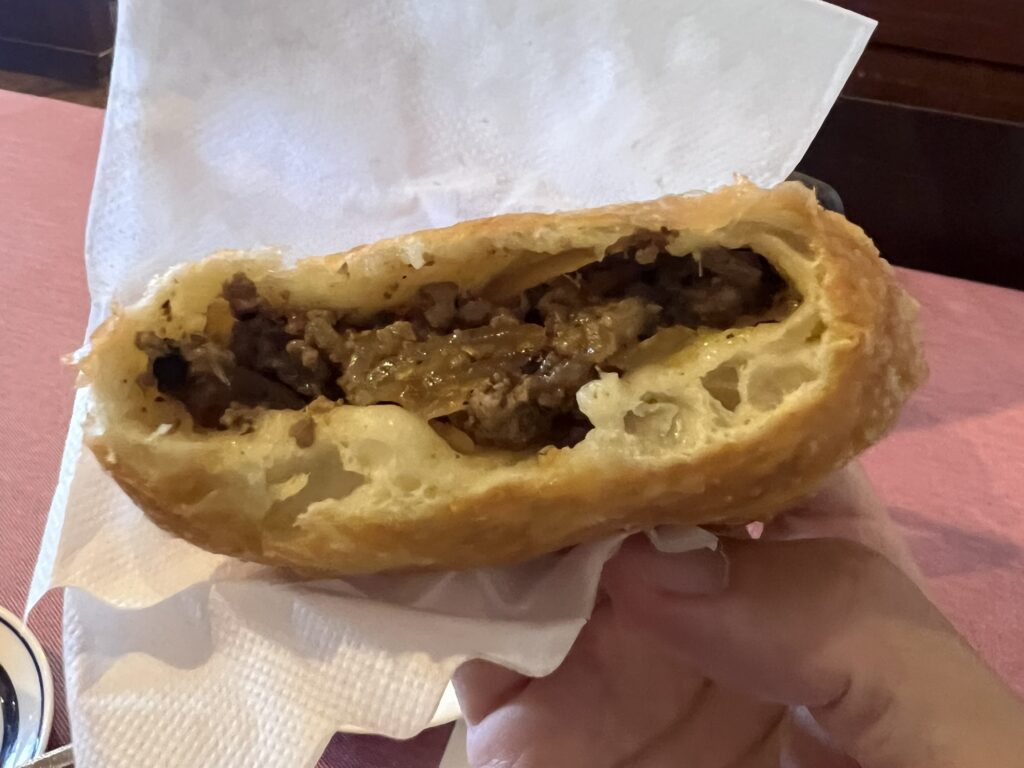 チャイカピロシキ割ったところ