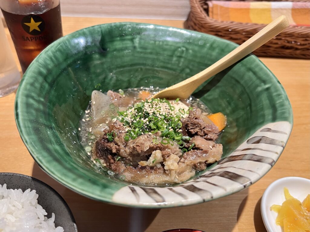 さくらの庭和牛牛すじ煮込みアップ