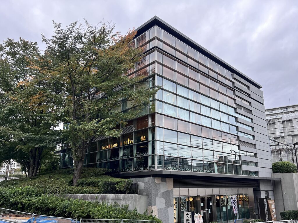 オリーヴァが入るビル外観