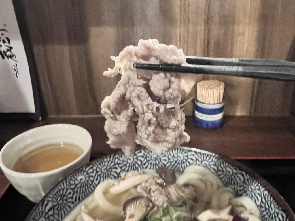 うどん蔵之介豚肉リフトアップ
