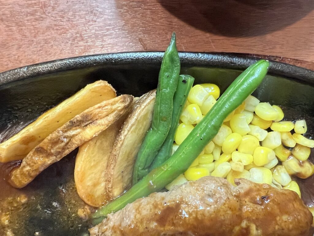 キッチン谷沢ハンバーグの付け合わせ