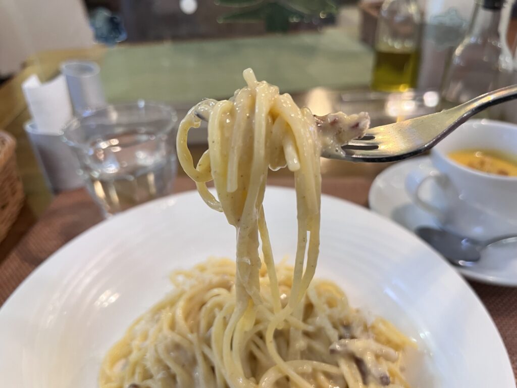 文流カルボナーラ麺リフトアップ