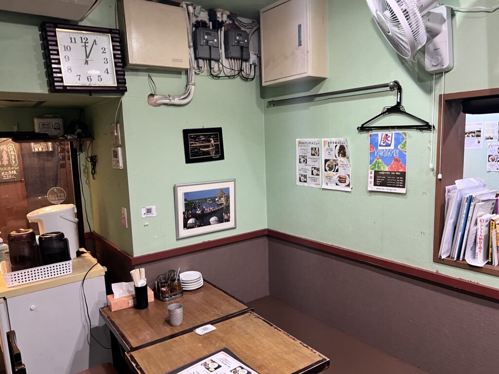 ノングインレイテーブル席