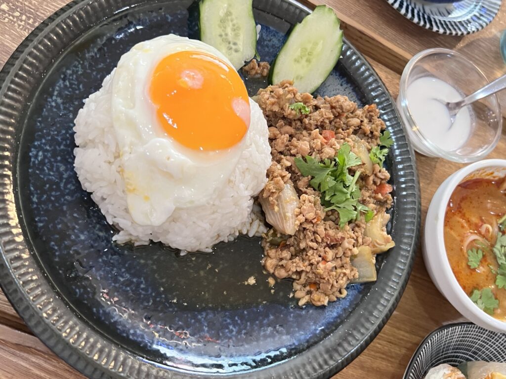 オリエンタルエレファントガパオライスアップ