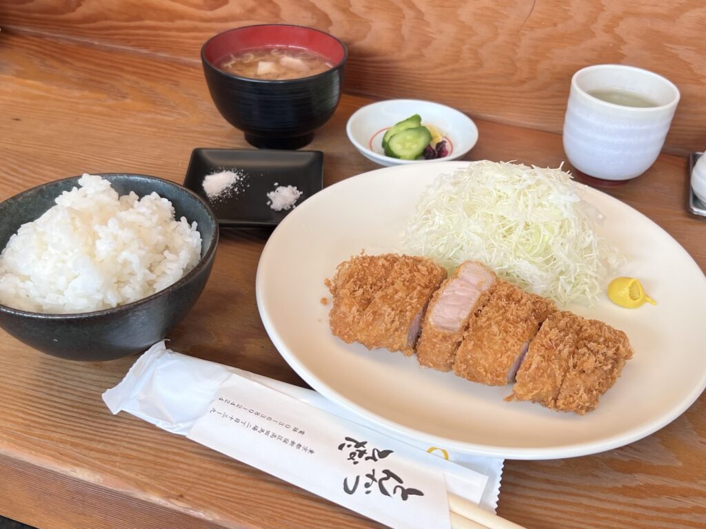 とんかつひなた料理全体