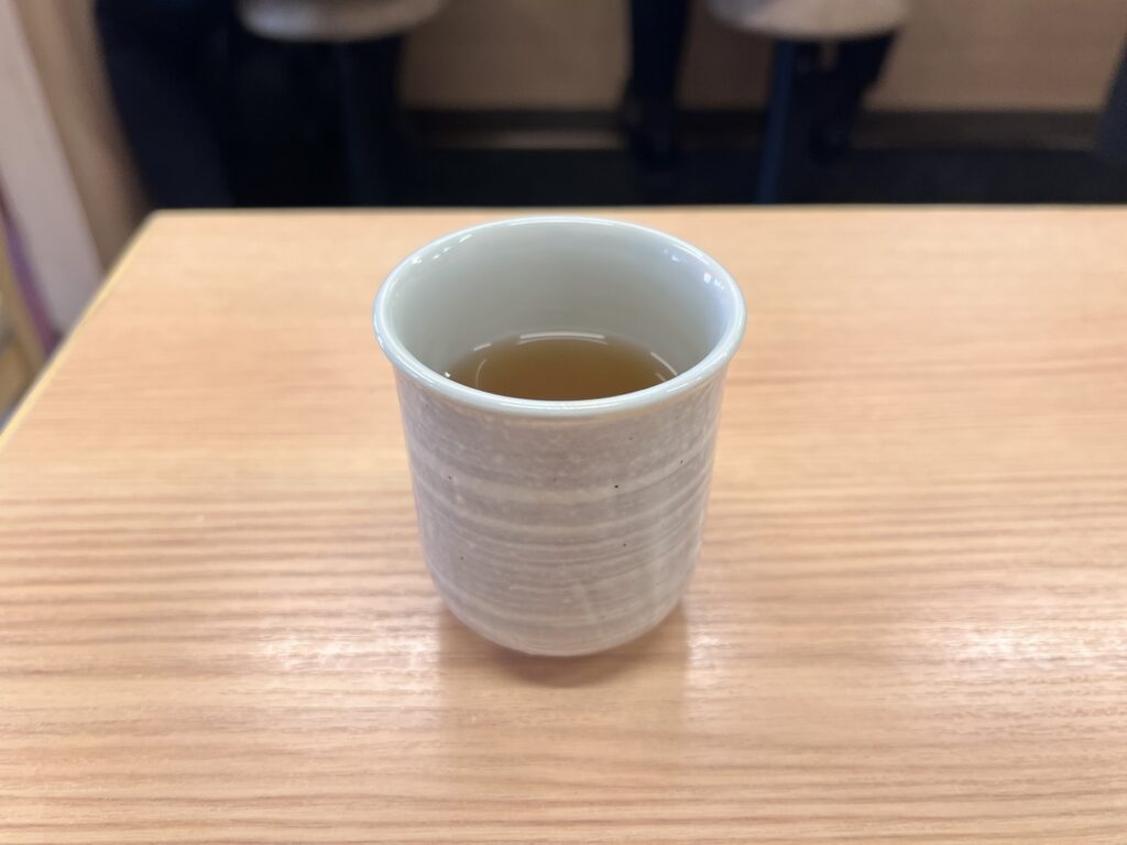 中山豆腐店冷たいお茶