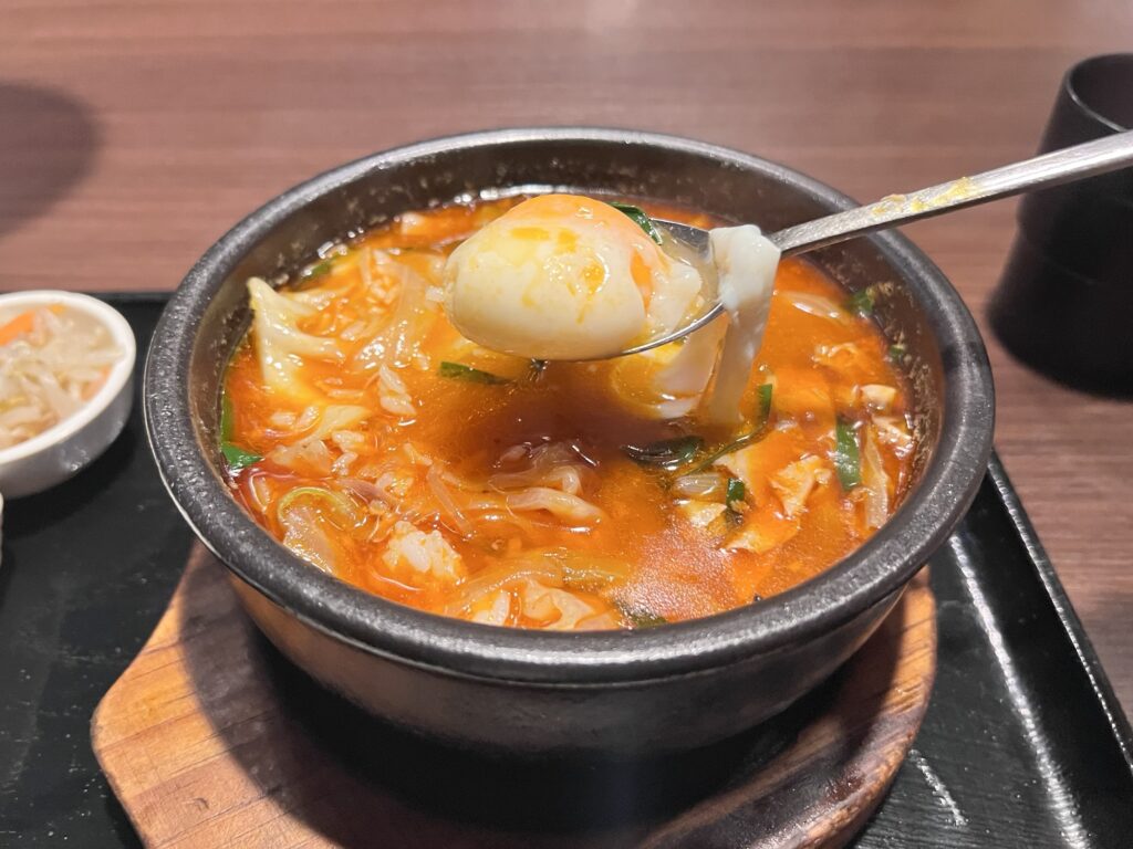 マニト半熟卵投入するところ