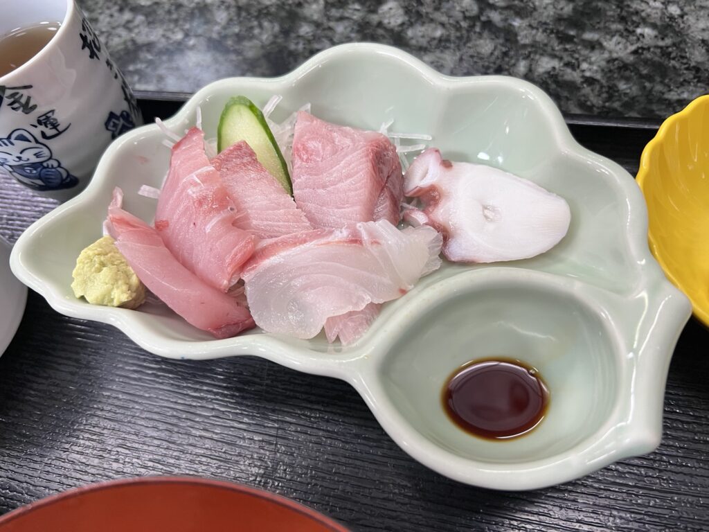 割烹桂刺身アップ