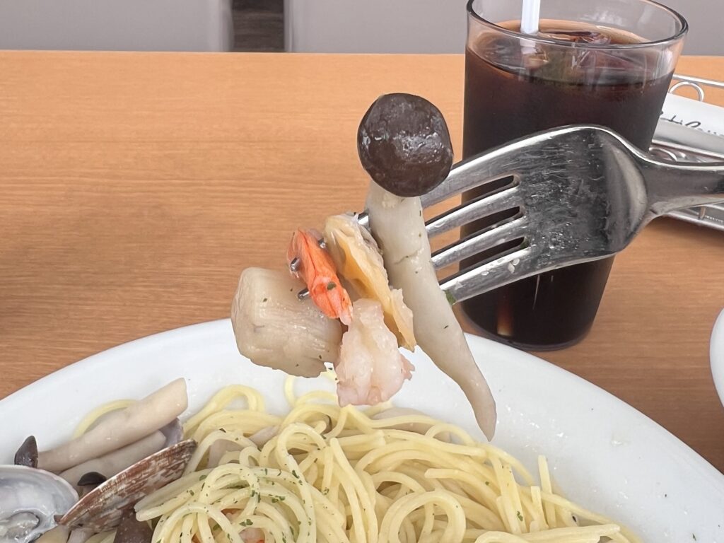 カフェコットンクラブ海の幸とキノコリフトアップ