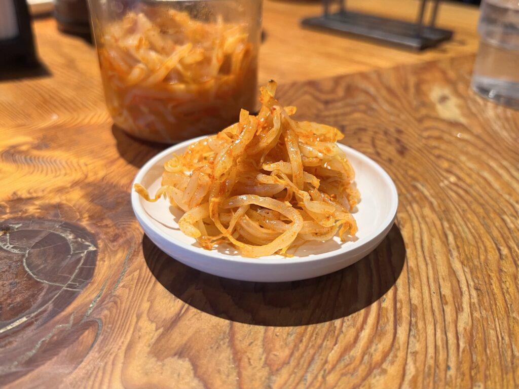 野方ホープピリ辛もやしアップ