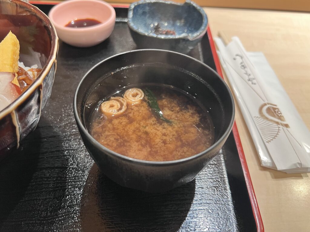 いろ川味噌汁アップ