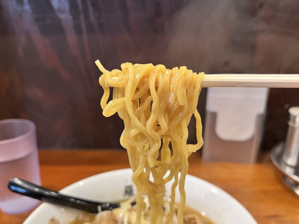 羅偉伝麺リフトアップ