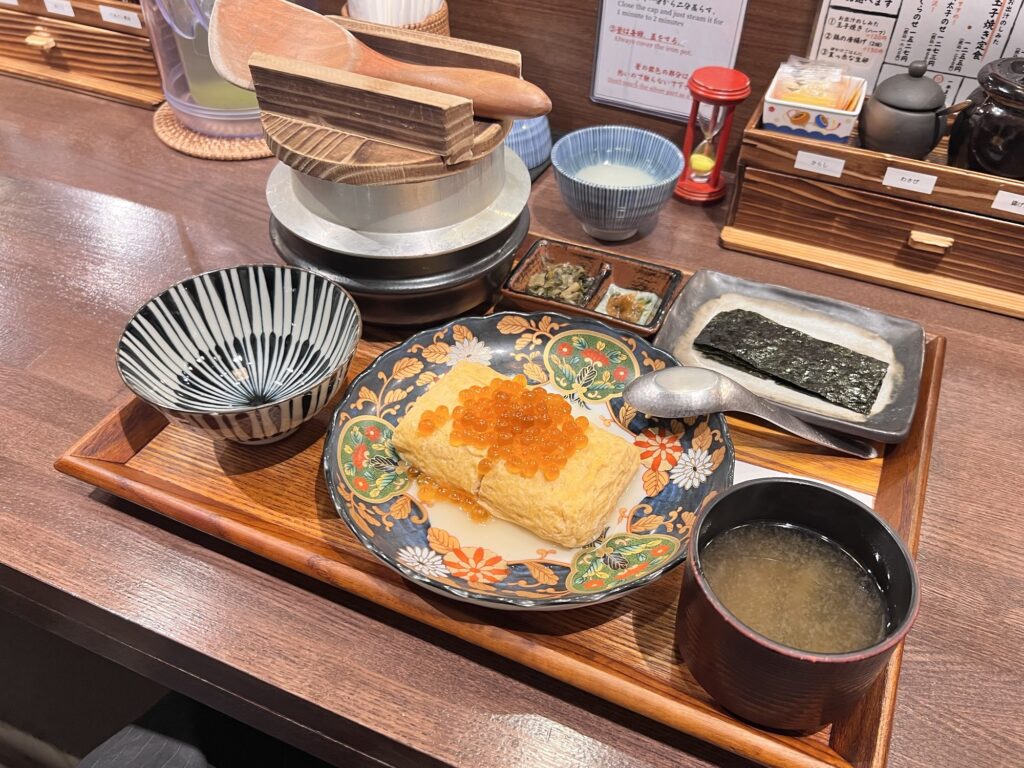 炊きたてあり〼料理到着