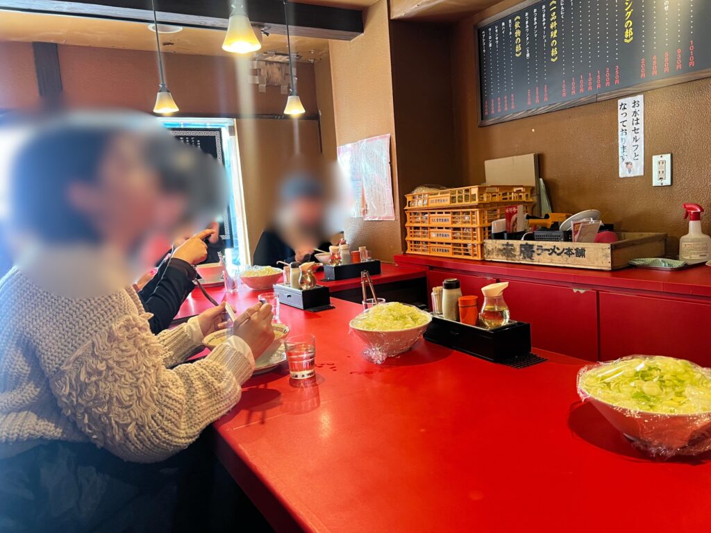 末廣ラーメン本舗店内風景