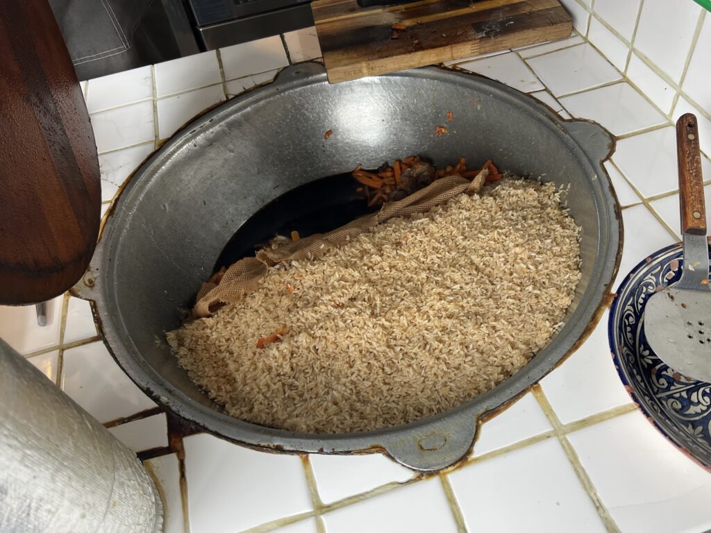 サマルカンドテラスプロフの大きな釜