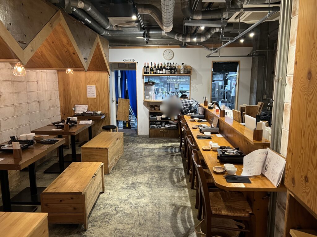 隣のロッヂ店内風景1