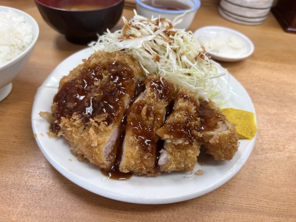 いちよしソースをかけたロースカツアップ