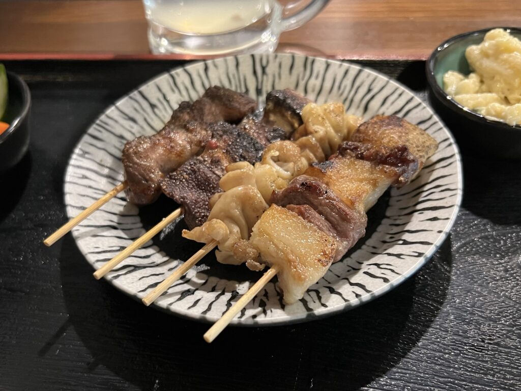 もつ焼きばん定食のもつ焼きアップ