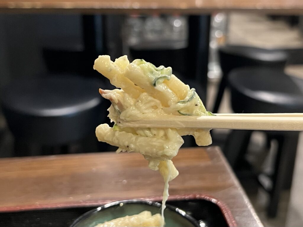 もつ焼きばんマカロニサラダリフトアップ