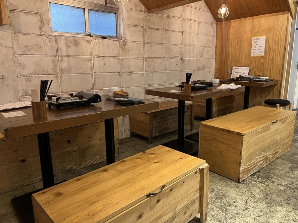 隣のロッヂ店内風景3