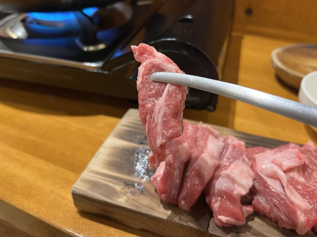 隣のロッヂ生肉リフトアップ