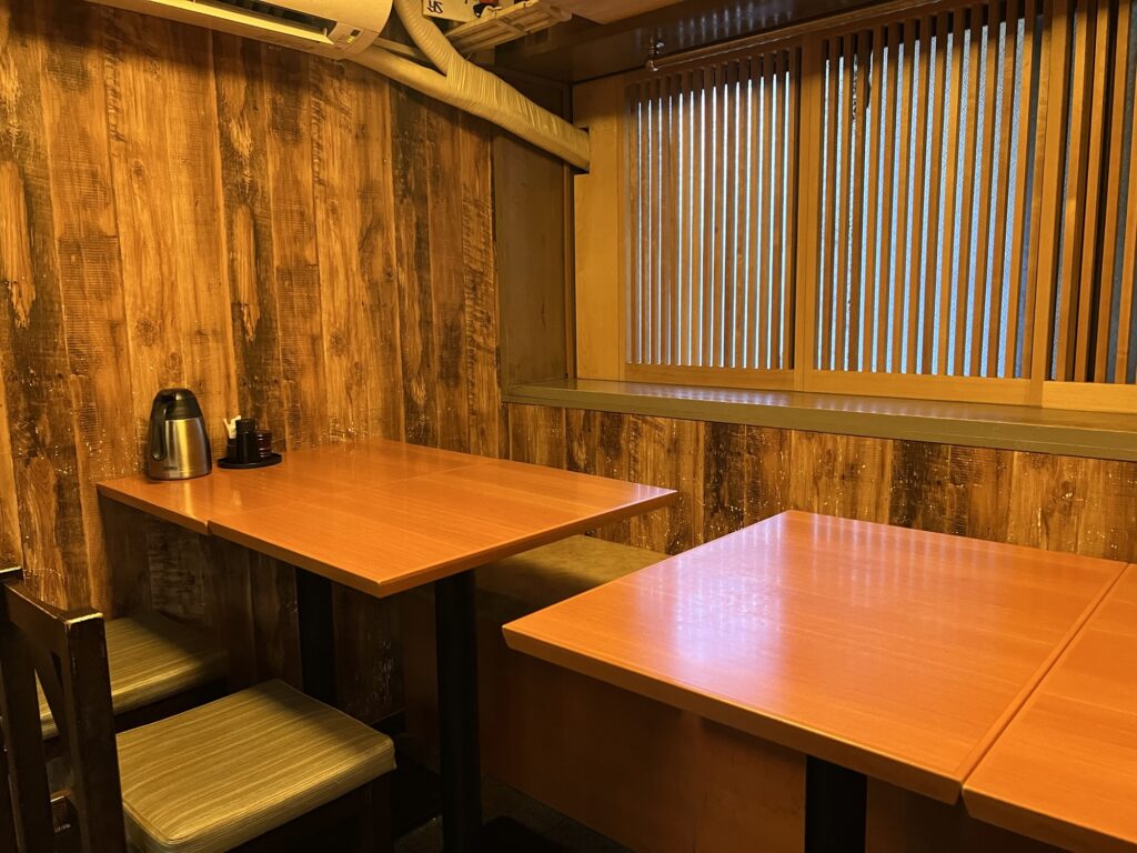 福茶庵テーブル席