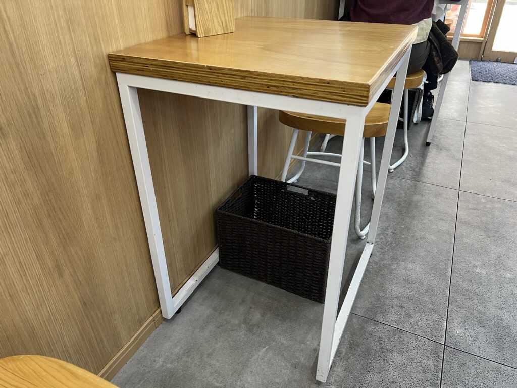 親愛的麻辣湯荷物置きのカゴ